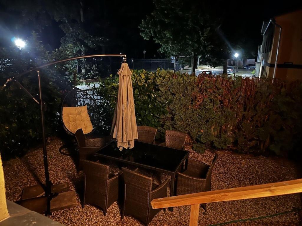"Ferienwohnung Am Schloss" - Ferienwohnung Mit Blick Auf Das Barbyer Schloss, 5 Gehminuten Bis Zur Elbe エクステリア 写真