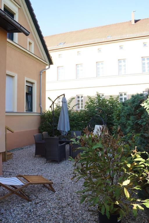 "Ferienwohnung Am Schloss" - Ferienwohnung Mit Blick Auf Das Barbyer Schloss, 5 Gehminuten Bis Zur Elbe エクステリア 写真